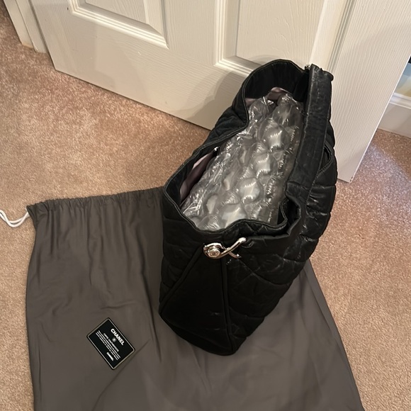 Chanel Le Marais Quilted XL Bag - Excellent Condition - Picture 4 of 11